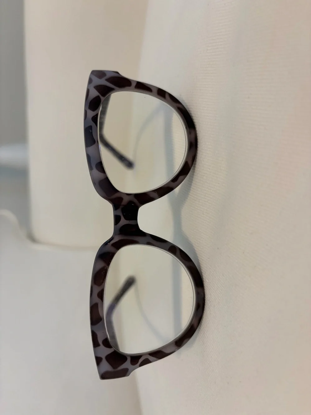 Women’s Round Blue Light Reading Glasses in Gray Tortoise
